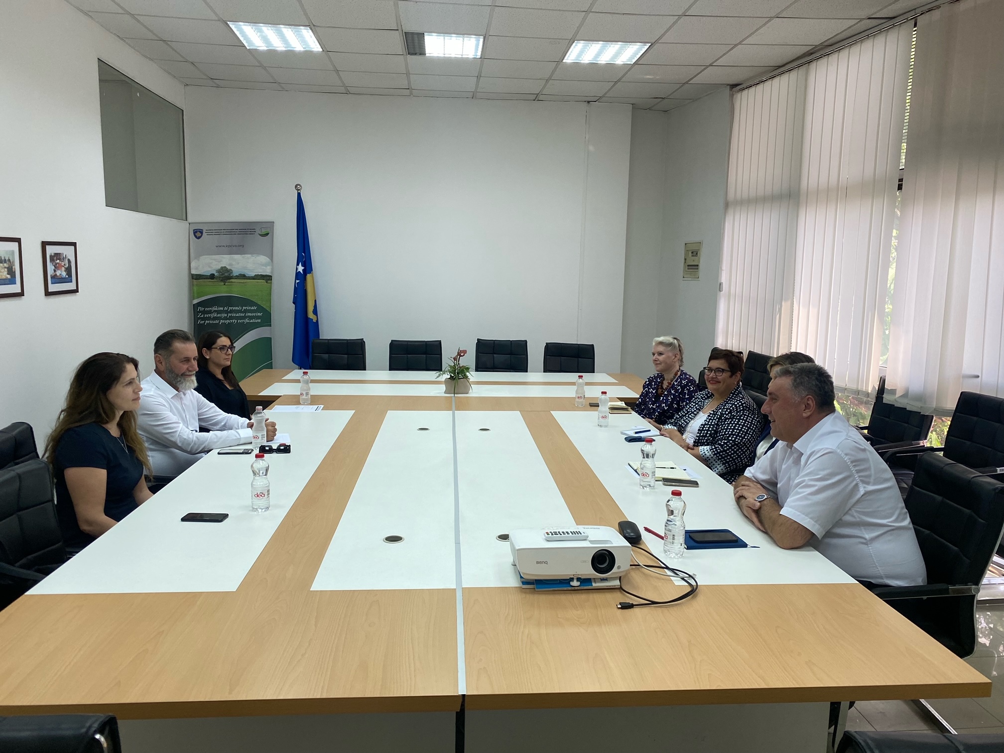 Takim njoftues me anëtarët e bordit mbikëqyrës të Agjencisë Kosovare për Krahasim dhe Verifikim të Pronës (AKKVP)
